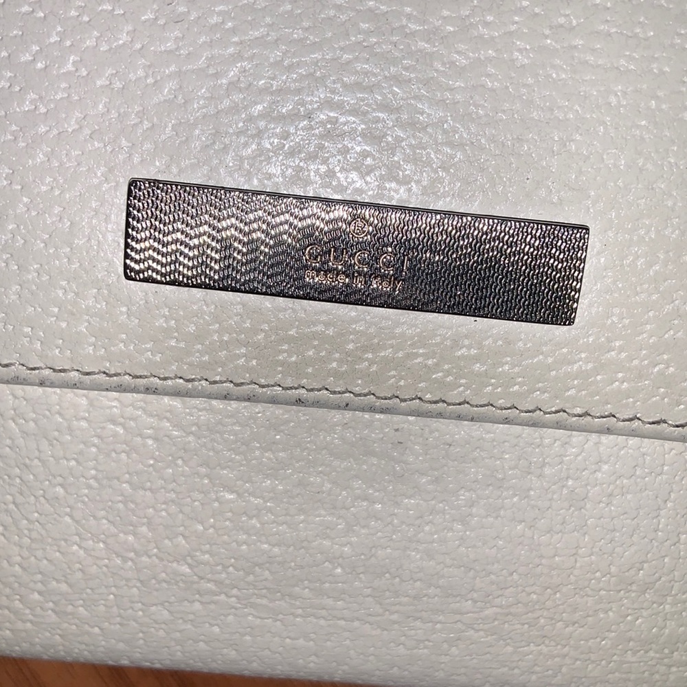 Authentic Vintage Gucci Leather Compact Wallet - Picture 2 of 16